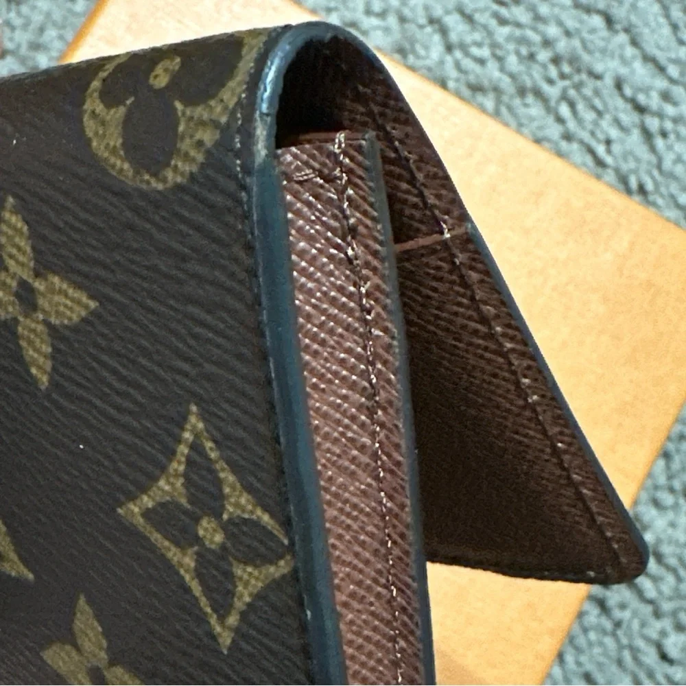 Louis Vuitton Card Holder Wallet - Picture 5 of 8